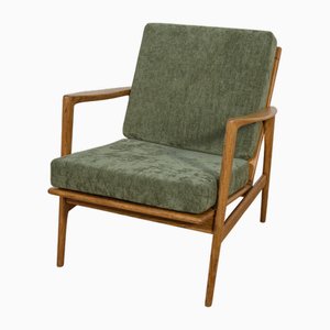 Moderner Mid-Century Modell 300-139 Armlehnstuhl aus Eiche von Swarzędz Factory, 1960er
