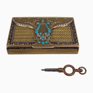 Tabaquera dorada con bandeja, 1815