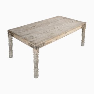 Table in Weathered Wood