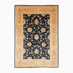 Orientalischer Teppich aus Wolle