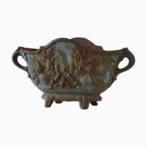 Vaso da fiori in ghisa patinata e arrugginita, fine XIX secolo, metà XIX secolo