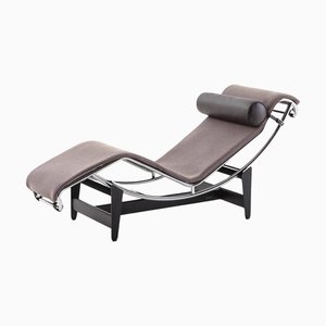 4 Chaise longue di Le Corbusier per Cassina