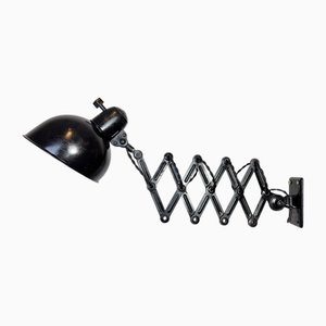 Schwarze Industrielle Bauhaus Scissor Wandlampe von Kaiser Idell, 1930er