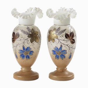 Vasen aus Opalglas mit Blumendekor, 19. Jh., 2er Set