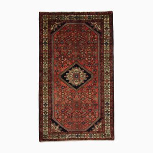Middle Eastern Hand-Knotted Hosseinabad Rug