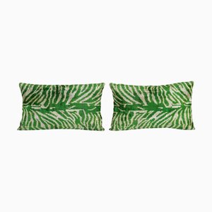 Ikat Kissenbezüge aus Seidensamt in Grün und Creme mit Zebramuster, 2er Set