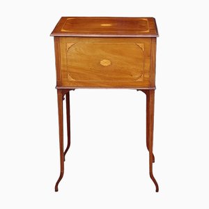 Mesa de trabajo eduardiana de caoba y concha con incrustaciones