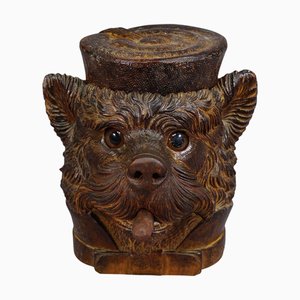 Scatola per tabacco con testa di terrier in legno intagliato, inizio XX secolo