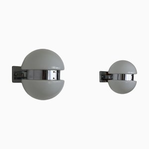 Lámparas de pared de vidrio opalino y metal, Italia, años 70. Juego de 2