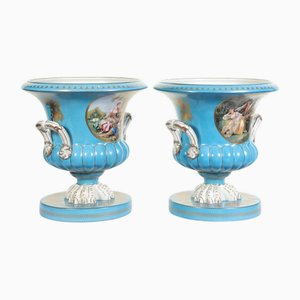 Sevres Porzellan Urnen mit romantischen Szenen, 2 . Set
