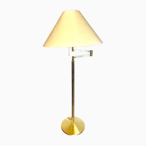 Lámpara de pie Mid-Century moderna de latón con brazo giratorio de Gebrüder Knappstein Leuchten, años 60