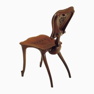 Silla Calvet de roble de Antoni Gaudí para BD Barcelona