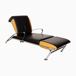 Lettino in legno Moroso Futuro in pelle nera