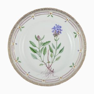 Flora Danica Dinner Plate in Hand-Painted Porcelain from Royal Copenhagen, 1963