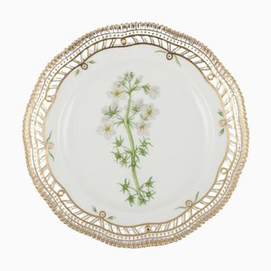Flora Danica Durchbrochener Teller aus handbemaltem Porzellan von Royal Copenhagen, 1967