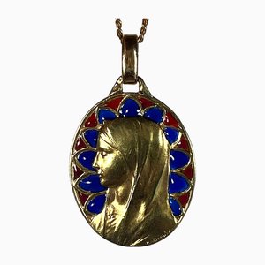 Medalla con colgante Plique a Jour de la Virgen María francesa esmaltada en oro amarillo de 18 k, años 20