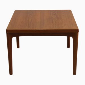 Table Carrée par Henning Kjærnulf pour Vejle