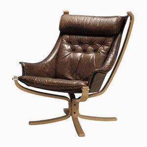 Sillón Falcon de cuero marrón atribuido a Sigurd Ressell para Vatne Møbler, años 70