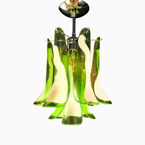 Lampadario vintage in vetro di Murano, petali verdi con nucleo bianco nello stile di Mazzega, Italia, 1981