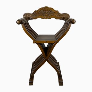 Sedia Savonarola antica in legno intagliato