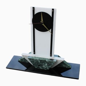 Reloj de mesa Art Déco de vidrio acrílico con mármol y vidrio negro, 1940