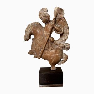 Escultura de alabastro del siglo XVII de San Jorge matando al dragón