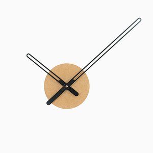 Reloj de barrido continuo en ocre y negro de Christopher Konings para Nordahl Konings, 2017