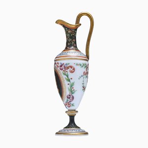 Verre Baccarat Amphore Antique en Opaline