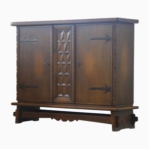 Brutalistischer Barock Schrank aus geschnitzter Eiche, 1960er