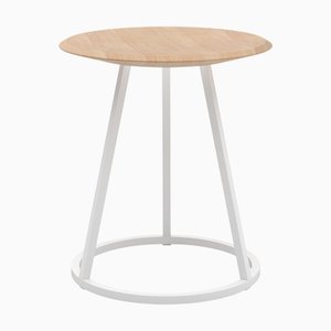 Taburete Gustave de metal blanco iridiscente de roble natural de Harto