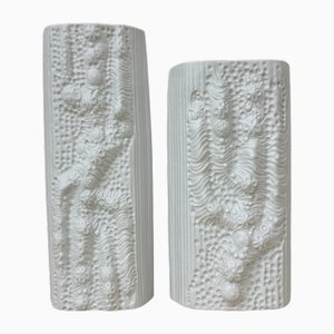 Op Art Bisque Reliëf Azu Vasen von Martin Freyer für Rosenthal, 1970er, 2er Set