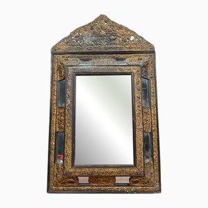 Napoleon III Spiegel mit Perlenbesatz aus geprägtem Kupfer