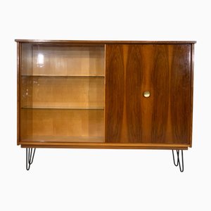 Alacena de vitrina Mid-Century de nogal