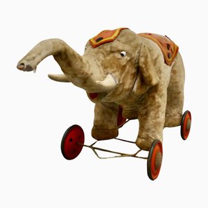Elefante de circo francés de arrastre, años 20