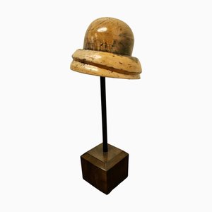 Forme de modiste en bois fruitier