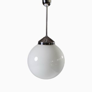 Bauhaus Hängelampe aus Opalglas & Chrom von Napako, Tschechoslowakei, 1930er
