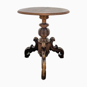 Pedestal Table in Wood