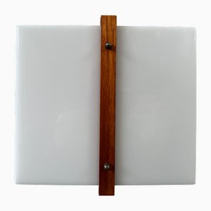Lámpara de pared vintage de teca y vidrio acrílico de Raak
