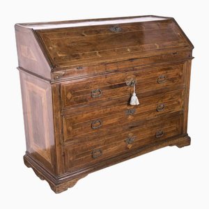 Secrétaire en Noyer, 1700s