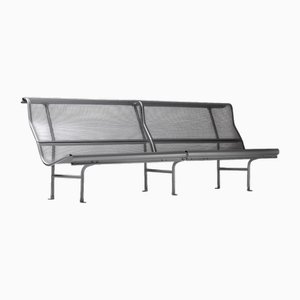 Banc Perforano par Oscar Tusquets & Lluis Clotet