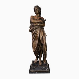 Escultura de Virgilio, 1930, bronce sobre base de mármol