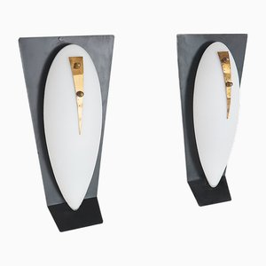 Lampade da parete vintage in vetro opalino e ottone, anni '50, set di 2