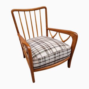 Butaca de madera clara con lados cruzados y acolchado a cuadros de Paolo Buffa, años 40