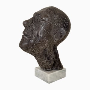 Bemalte Mid Century Gipsbüste eines Mannes auf Marmorsockel, 1976