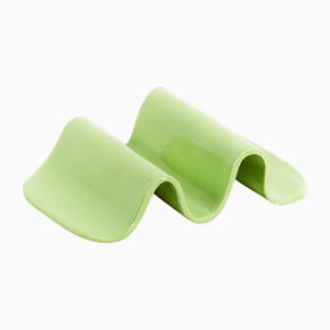 Kleiner grüner gewellter Teller von Laura Rubio Bañón