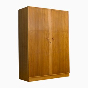 Vintage Kleiderschrank aus Eiche von Meredew, 1960er, 1955