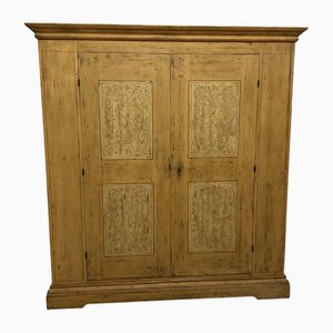 Armadio in abete laccato giallo, Italia, 1985