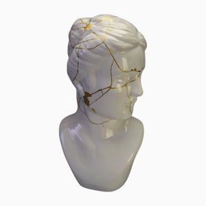 Busto de mujer Kintsugi de Myriam Greff