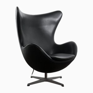 Egg Chair with Matching Foot Rest with 4 Star Polished Aluminium Base and Tilt Mechanism by Arne Jacobsen for Fritz Hansen, 2005