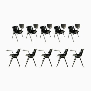 Stapelbare Modus Stühle aus schwarzem Kunststoff & Aluminium mit Schreibtisch von O. Borsani/Centro Progetti Tecno, 1980er, 10 Set